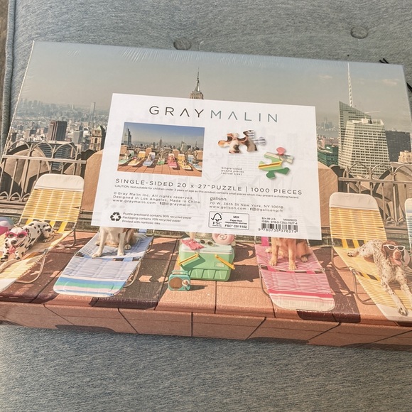 Puzzle fun: Dogs 🐶, cityscape 🏙 and beach 🕶 vibe in one 1000 piece puzzle! - Picture 2 of 2